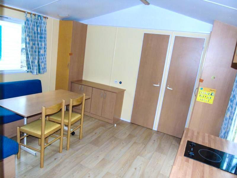 Camping Larribal Millau Esterno foto
