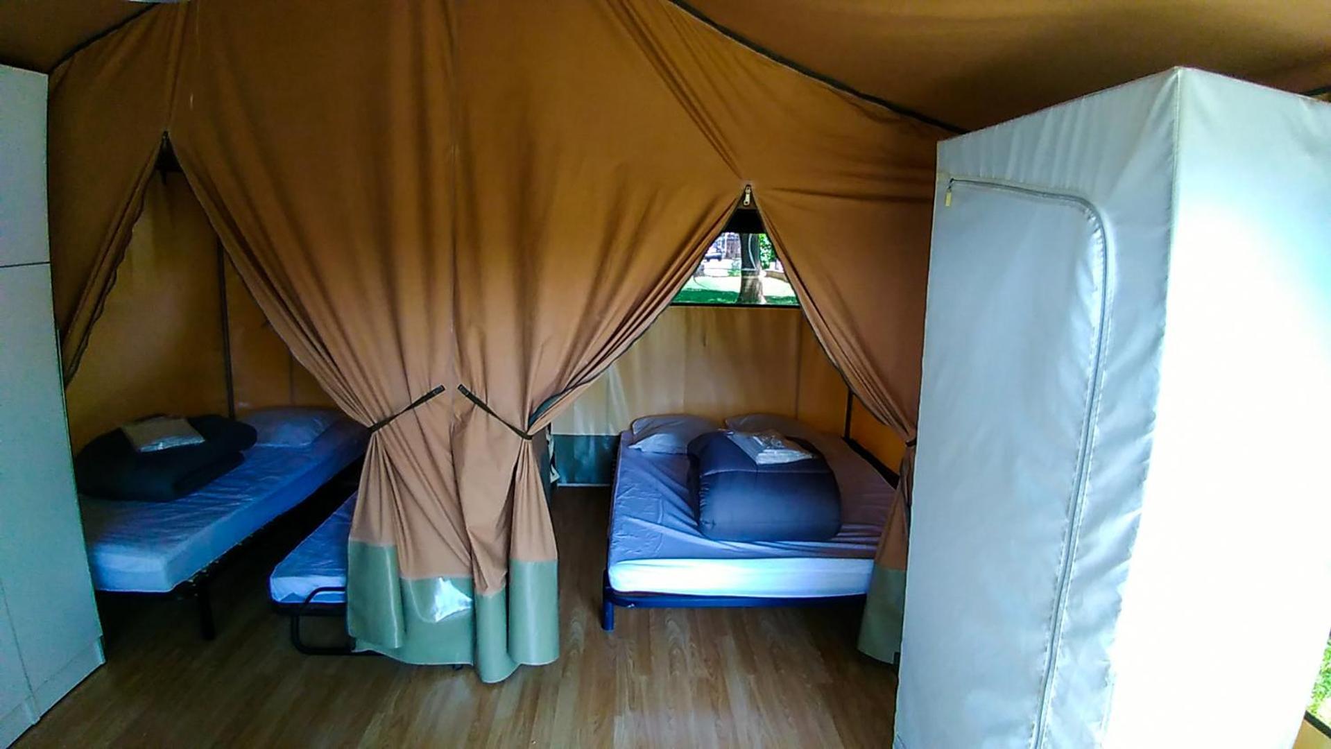 Camping Larribal Millau Esterno foto