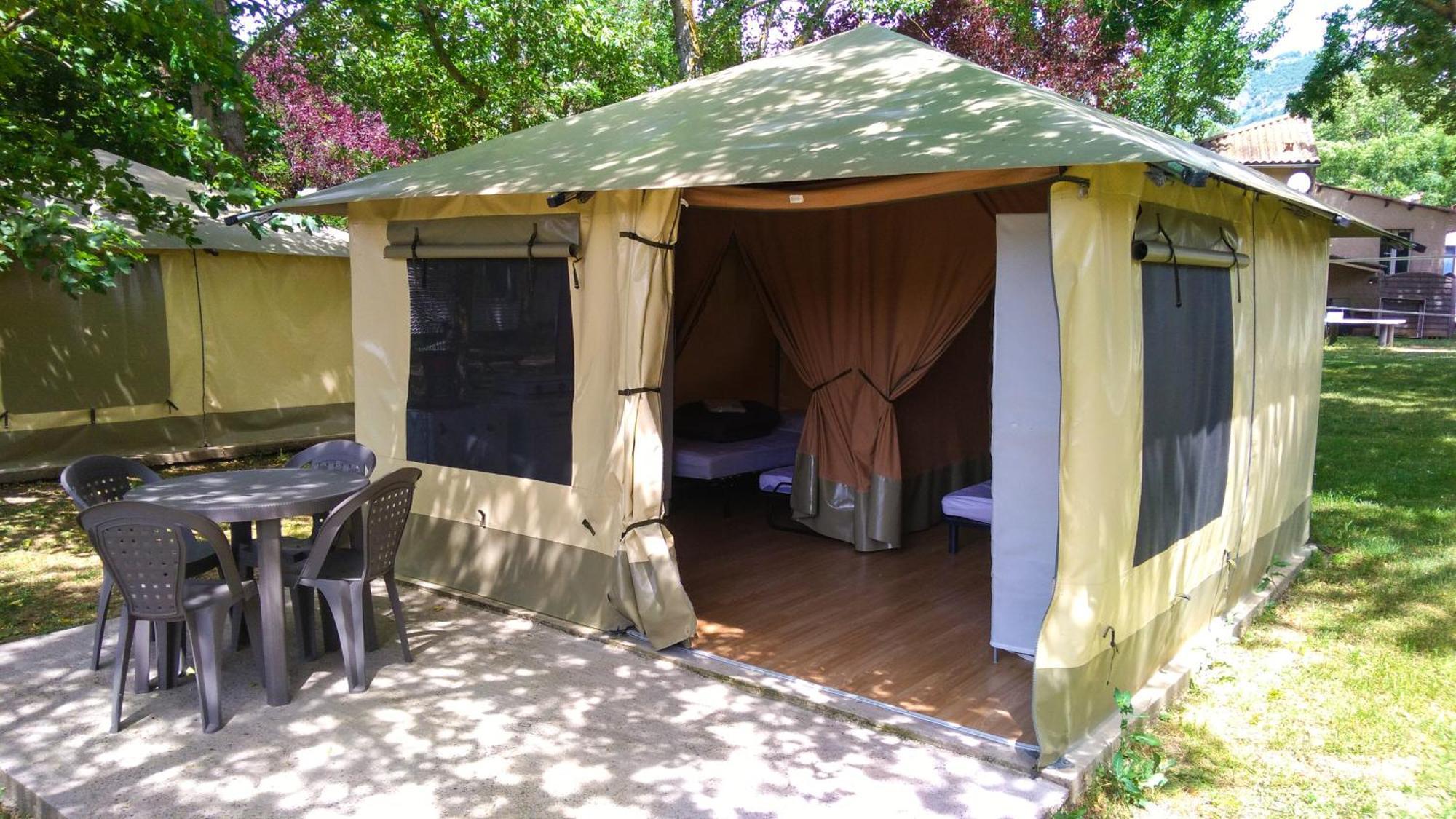 Camping Larribal Millau Esterno foto